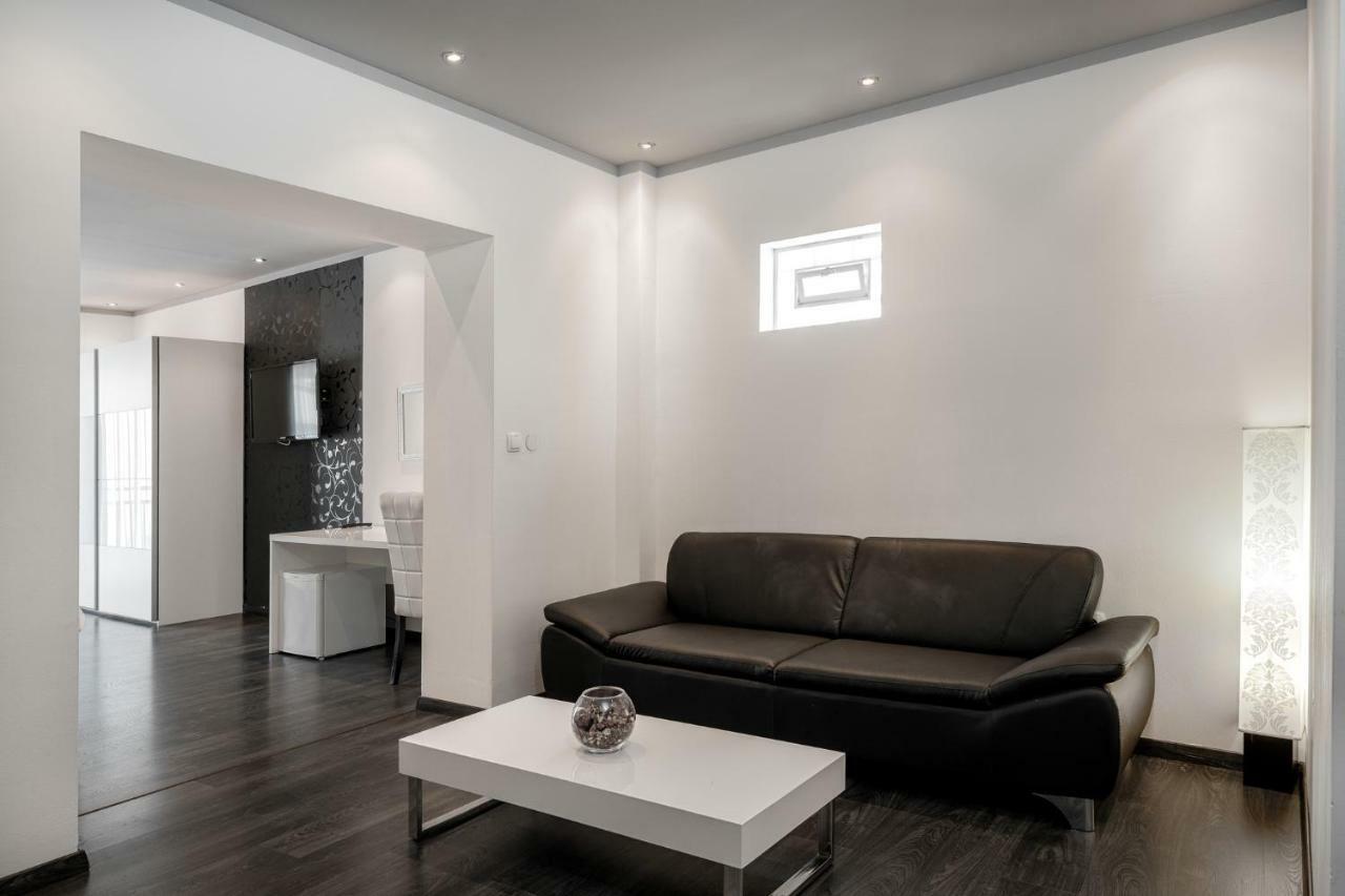 The Suites - Small Luxury Living โวดีเซ ภายนอก รูปภาพ