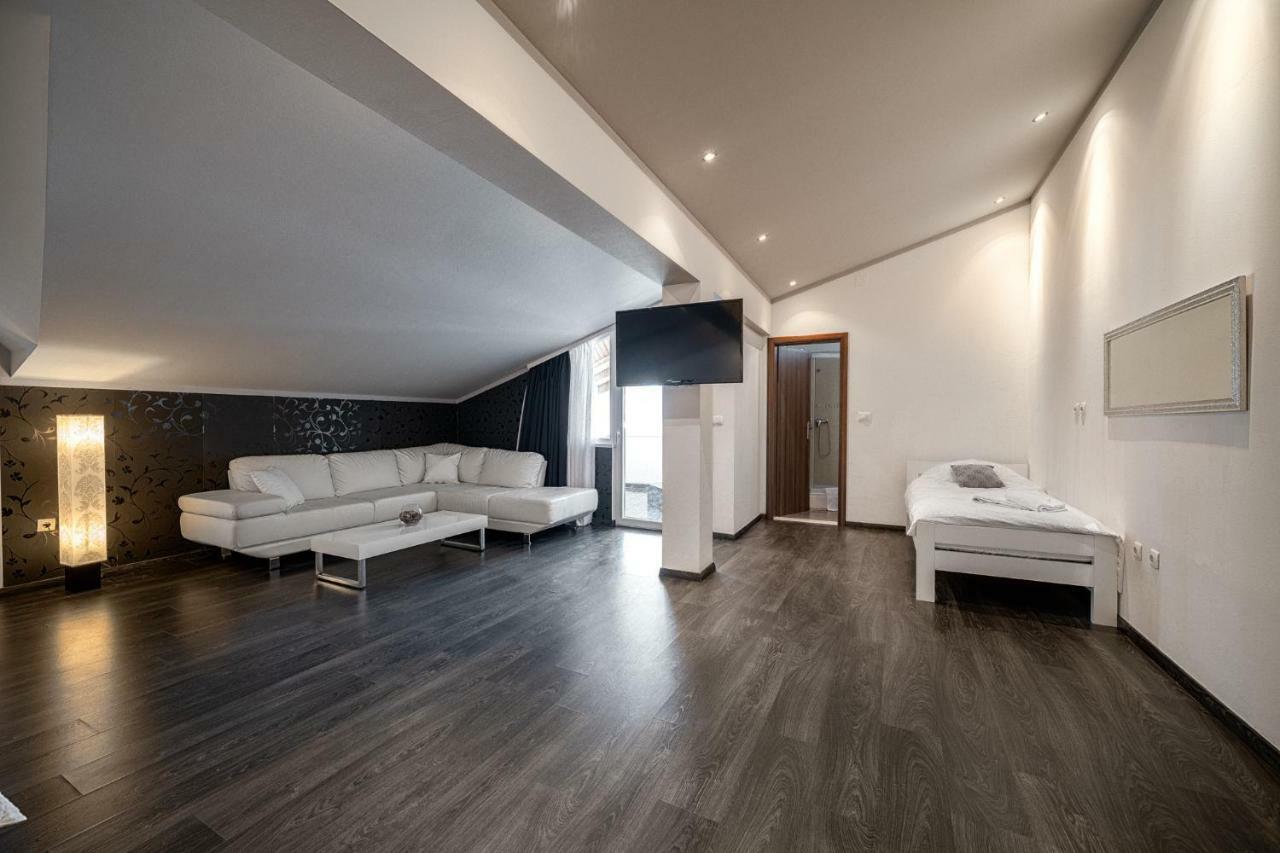 The Suites - Small Luxury Living โวดีเซ ภายนอก รูปภาพ